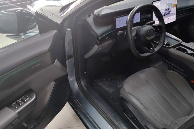 Used Lynk & Co 07 2024 EM-P 126 Long-Range Ultra