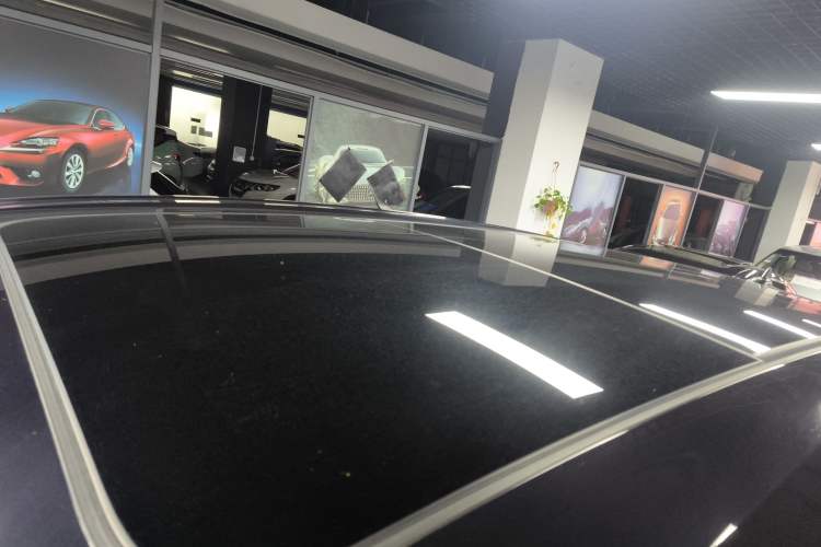 Used Volkswagen Viloran 2020 330TSI Business Edition Roof