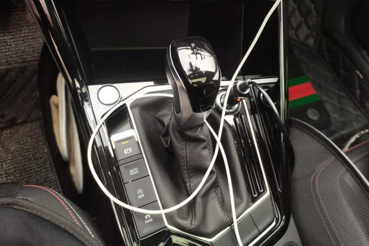 Used Volkswagen Tayron 2022 280TSI Two-Wheel Drive Luxury Smart Connectivity Version Gear Lever