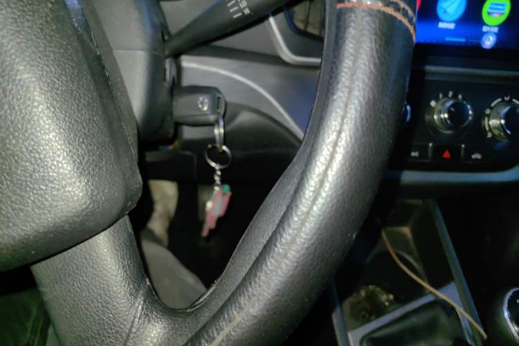 Used CHANGAN KAICHENG Ruixing M60 2023 1.6L CNG Comfort-Grade 6-Seater Passenger Vehicle Vehicle Key