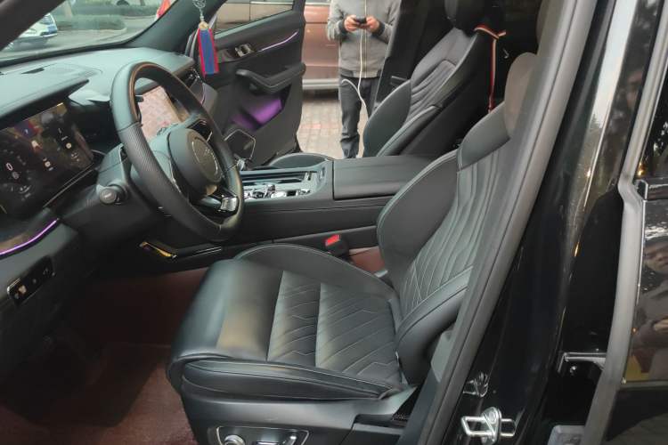 Used Lynk & Co 09 EM-P 2021 2.0T PHEV Halo Six-Seater Left Front Seat