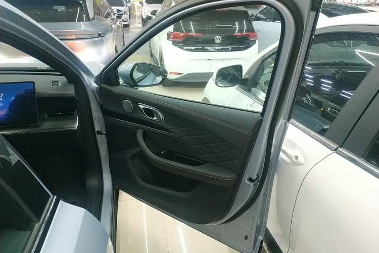 Used NETA L 2024 Extended-Range 310 Flash-Charge Red Edition