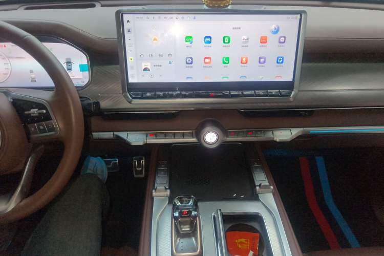 Used Tank 700 New Energy 2024 Hi4-T Ultimate Edition Audio And AC Panel