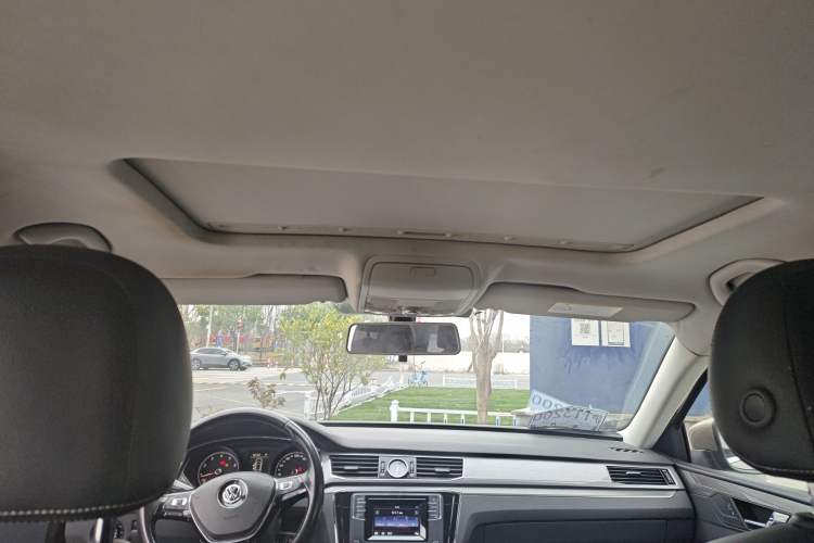 Used Volkswagen Passat 2016 330TSI DSG Luxury Edition
