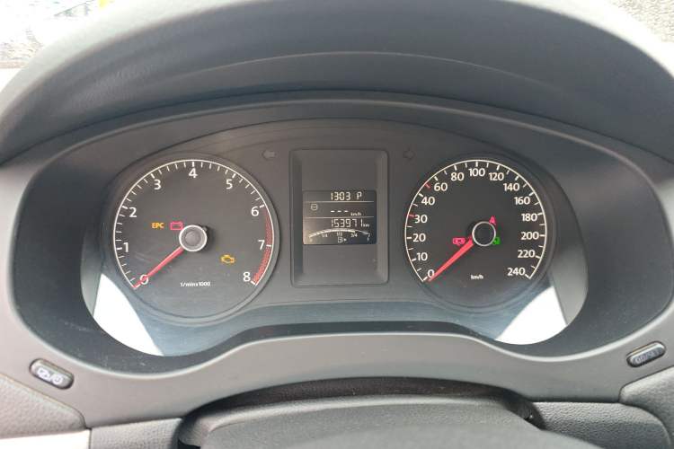 Used Volkswagen Sagitar 2014 Revised Version 1.6L Automatic Comfort Edition Instrument Cluster