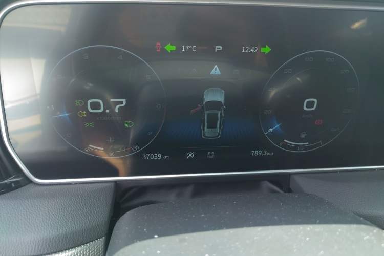 Used Hongqi HS5 2022 Revised Version 2.0T Smart Connect Flagship Edition Instrument Cluster