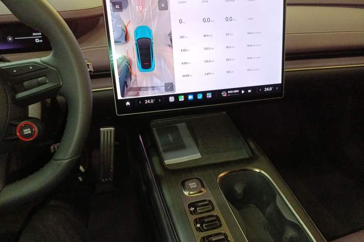 Used Xiaomi Auto SU7 2024 Four-Wheel Drive Ultra-Long Range Advanced Intelligent Driving Max Edition
