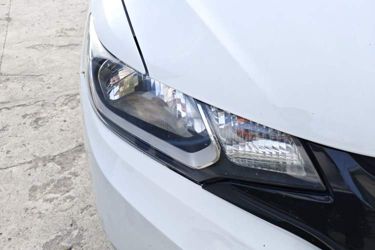 Used Honda Fit 2016 1.5L LX CVT Comfort Model Right Front Headlight