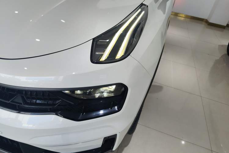 Used Lynk & Co 05 2023 2.0TD Two-Wheel Drive Shine Halo