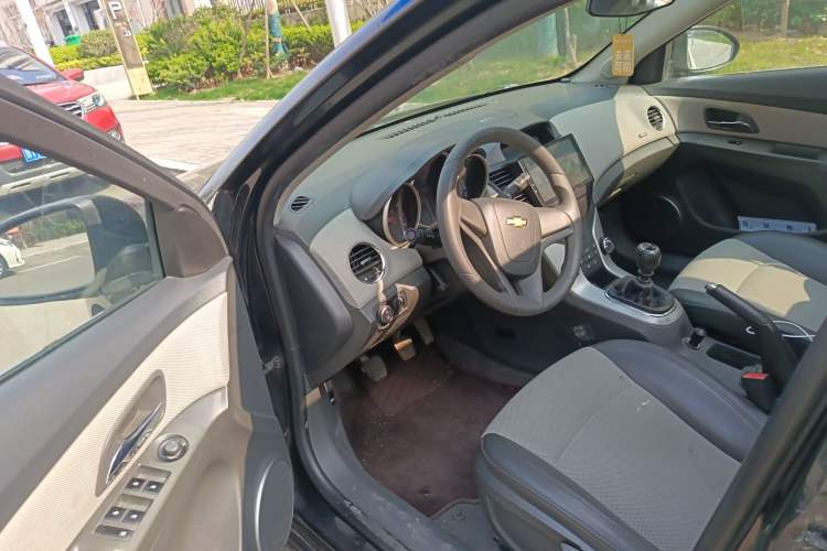 Used Chevrolet Cruze 2013 1.6L SE MT
