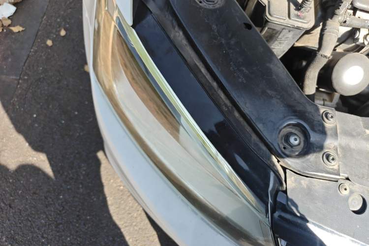 Used Volkswagen Sagitar 2014 1.4TSI Automatic Luxury Model Right Front Headlight