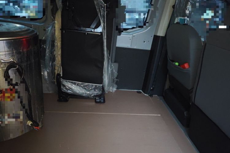 Used Farizon Super VAN 2025 Yucheng Action-Pak, Short-Axle 68kWh ZhiXin, 5-seater
