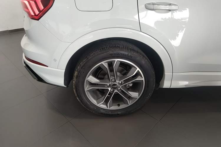 Used Audi Q3 2024 40 TFSI Fashion Dynamic Model