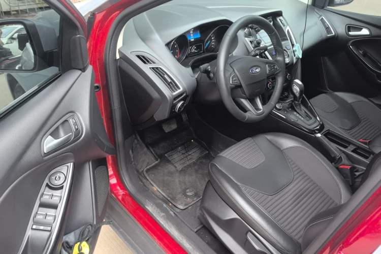 Used Ford Focus 2017 Sedan EcoBoost 180 Automatic Elite Model Driver Seat