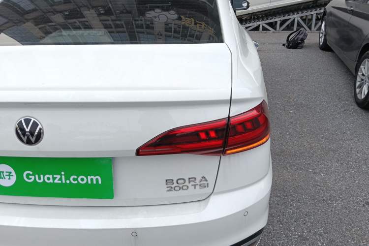 Used Volkswagen Bora 2023 200TSI DSG YueXing PRO Edition Right Rear Taillight