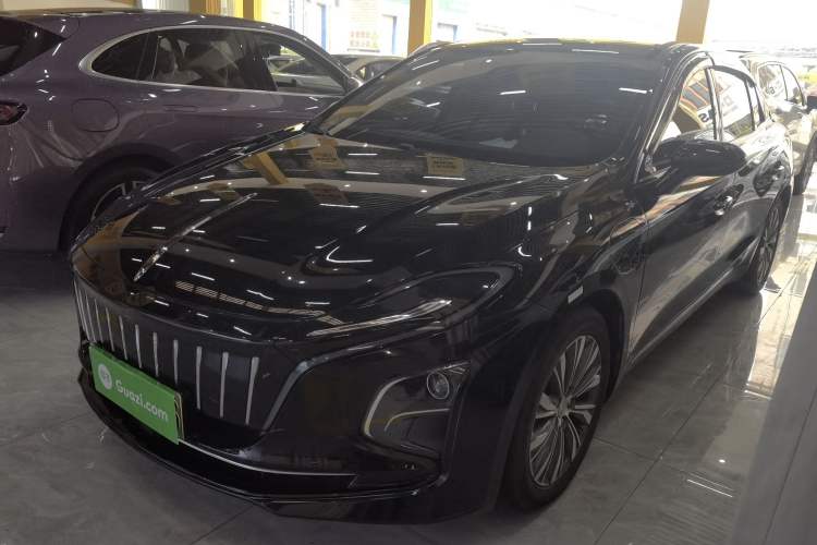 Used Hongqi E-QM5 2022 431 km Charge & Enjoy Edition