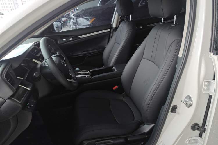 Used Honda Civic 2019 220TURBO CVT Dynamic Edition China VI Left Front Seat