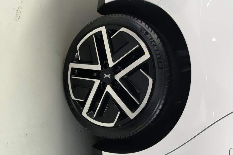 Used XPeng MONA M03 2025 600 with Ultra-Long Range Max Right Rear Wheel Hub