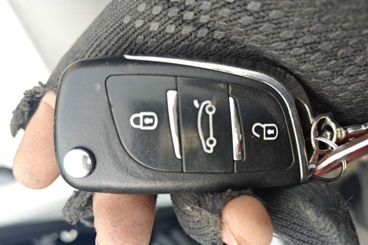 Used Dongfeng Aeolus AX3 2016 1.5L Automatic Shangkue Model
