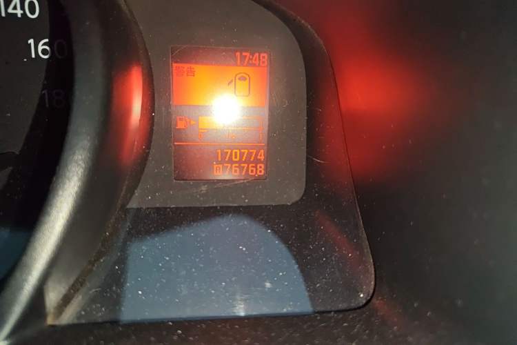 Used Nissan NV200 2011 1.6L 232 Seats Zunya Trim Odometer Close Up