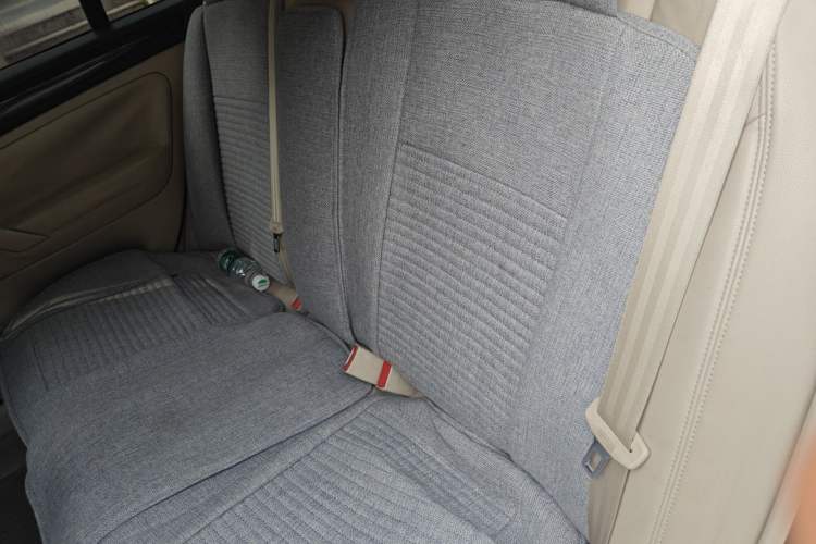 Used Volkswagen Passat 2009 2.0L MFI Manual Luxury Edition