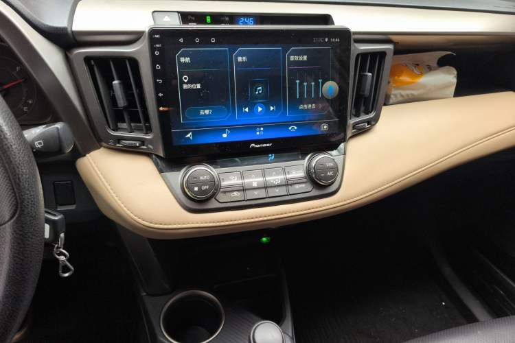 Used Toyota RAV4 2015 2.0L CVT Two-Wheel Drive Fashion Edition