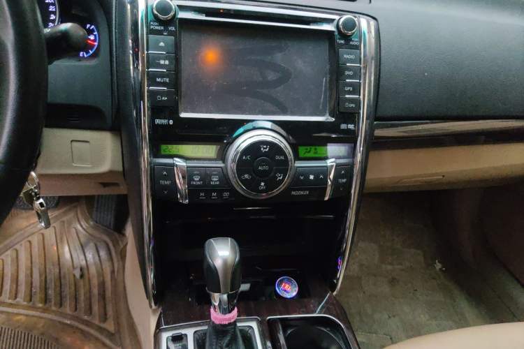 Used Toyota Reiz 2012 2.5V Fengdu Elite Stylish Edition Audio And AC Panel