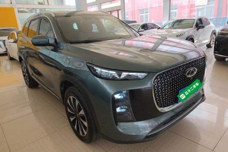 Used Chery Tiggo 8 PLUS 2025 290TGDI DCT Prestige 5-Seater Front Right 45 Deg