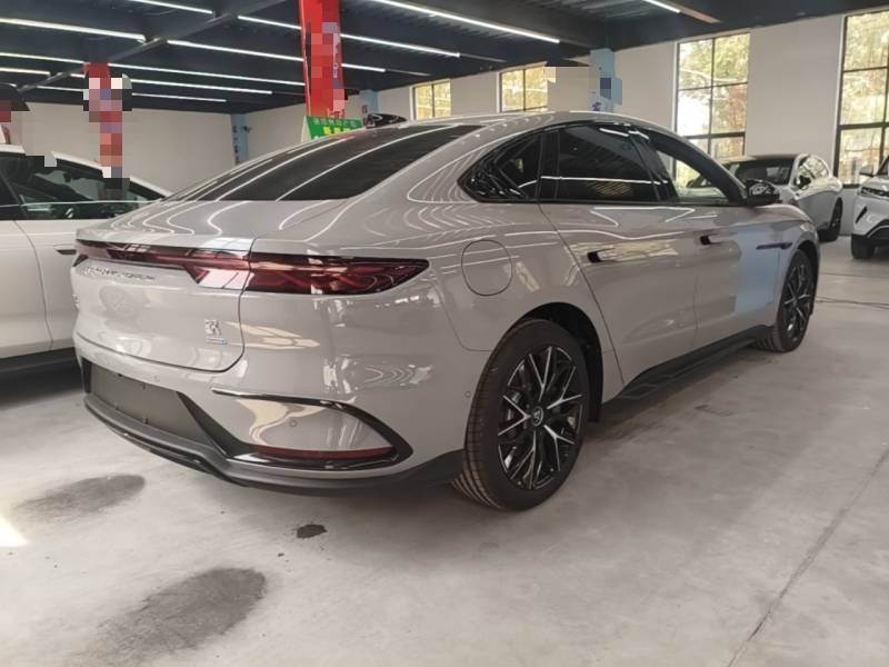 Used BYD Han 2025 DM-i Smart Drive 125KM Prestige Model — 6