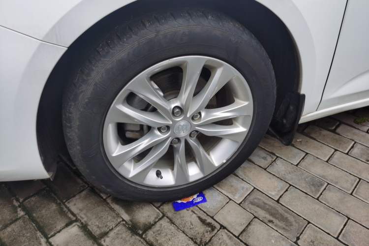 Used Buick Verano 2018 Sedan 20T Dual-Clutch Leading Model Left Front Wheel Hub