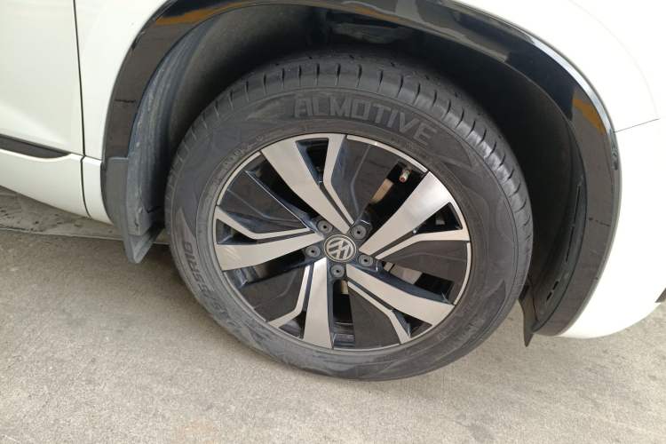 Used Volkswagen Tayron GTE Plug-in Hybrid 2020 1.4T Luxury Model Right Front Wheel Hub