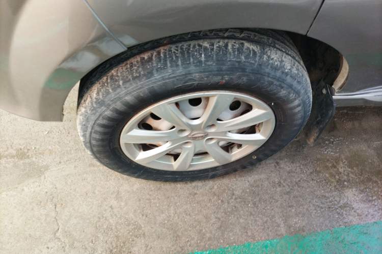 Used Jinbei New Hiace S 2023 1.5L Wealth Edition Van 2/5-Seater Air-Conditioned Model SWC15M