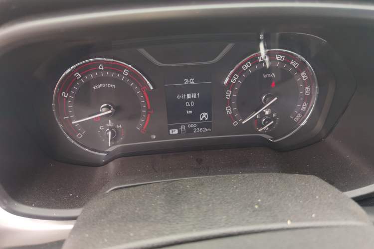 Used SAIC MAXUS T60 2017 2.0T Gasoline Automatic 4x4 High-Ride Elite Standard Cabin