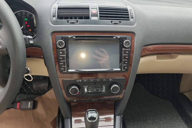 Used Skoda Octavia 2014 1.6L Automatic Yijun Edition
