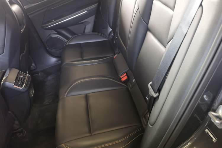 Used Lynk & Co 01 2023 2.0TD Two-Wheel Drive Asian Games Edition Left Rear Seat