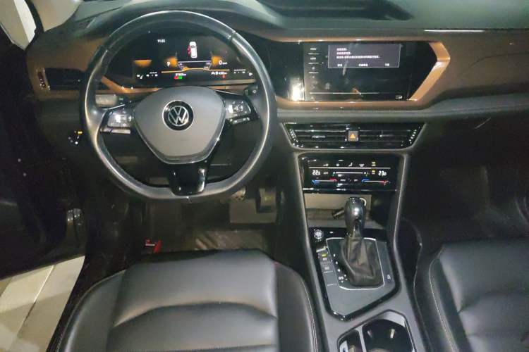 Used Volkswagen Tharu 2022 280TSI Two-Wheel Drive Comfort Edition
