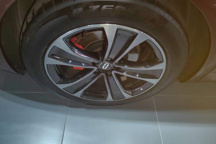 Used Hima AITO M8 2025 Extended-Range Ultra Version 53.4 kWh 5-Seater Edition
