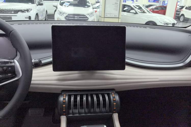 Used BYD Yuan PLUS 2024 Honor Edition 430KM Beyond Model Audio And AC Panel