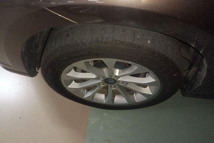 Used Haval H2 2017 Red-Label 1.5T Automatic Two-Wheel Drive Luxury Model Left Front Wheel Hub