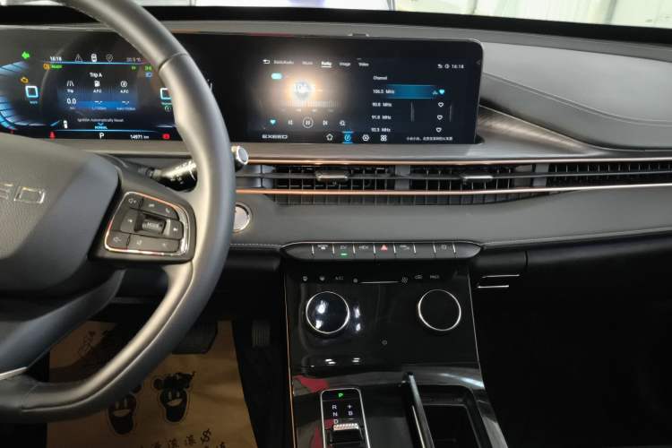 Used EXEED Zhuifeng C-DM 2022 1.5 TCI-DHT 105 km "Chengfeng Qi" Edition Audio And AC Panel