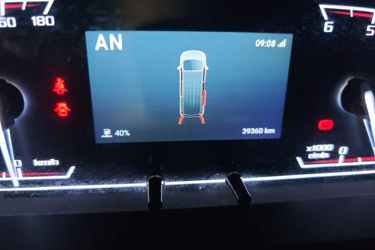 Used SAIC MAXUS Xintu V80  Odometer Close Up