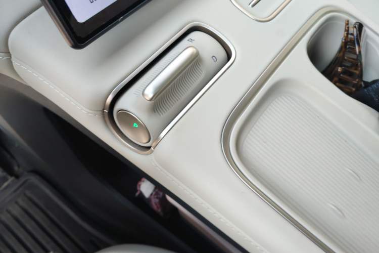 Used Nio ES6 2023 75 kWh Gear Lever