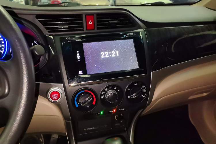 Used Honda Crider 2015 1.8L automatic luxury edition
