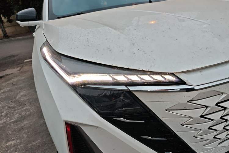 Used CHANGAN OSHAN Z6 2023 Blue Whale 1.5T DCT Luxury Model