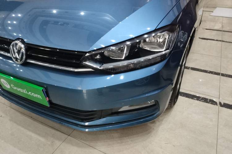 Used Volkswagen Touran 2016 Volkswagen Touran L 280TSI Manual Trend Edition Left Front Headlight