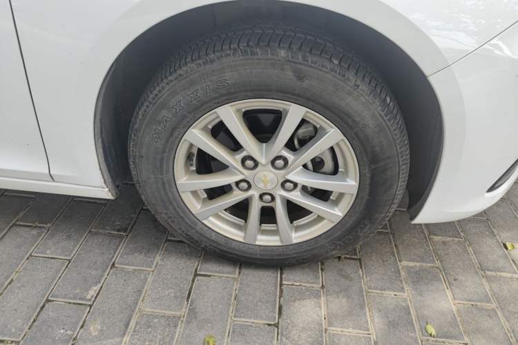 Used Chevrolet Malibu 2018 530T Automatic Fashion Edition Right Front Wheel Hub