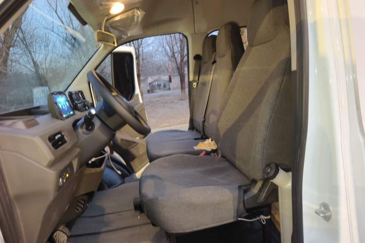 Used JMC E Fushun 2025 Model, Open Window Version, 77 kWh, Mid-axle, Mid-roof
