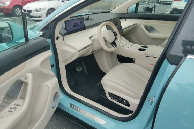 Used Hima Luxeed R7 2025 Range-Extended Version 251 km Max
