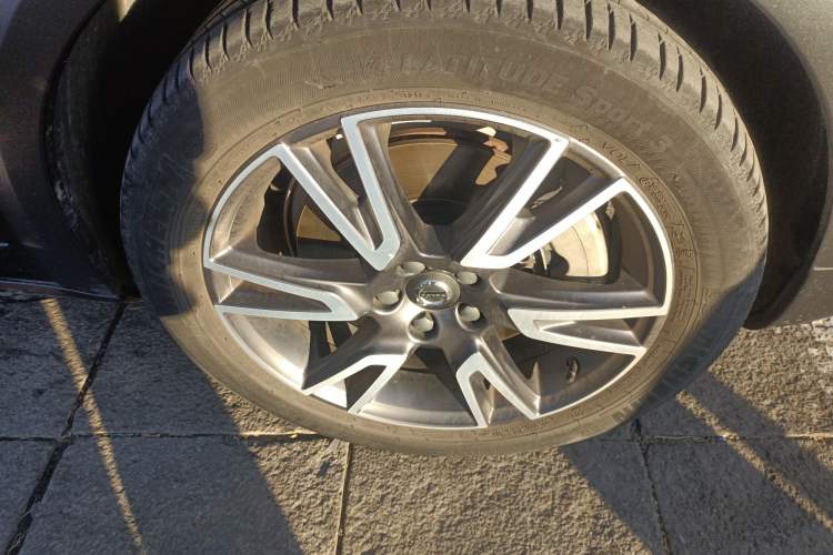 Used Volvo V90 2017 Cross Country T5 AWD Prestige Edition
