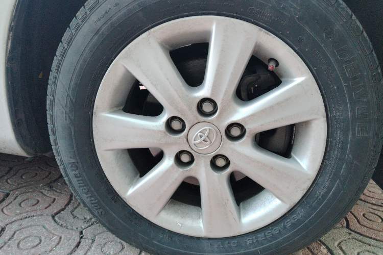 Used Toyota Corolla 2011 Edition Commemorative 1.6L Automatic GL Right Front Wheel Hub